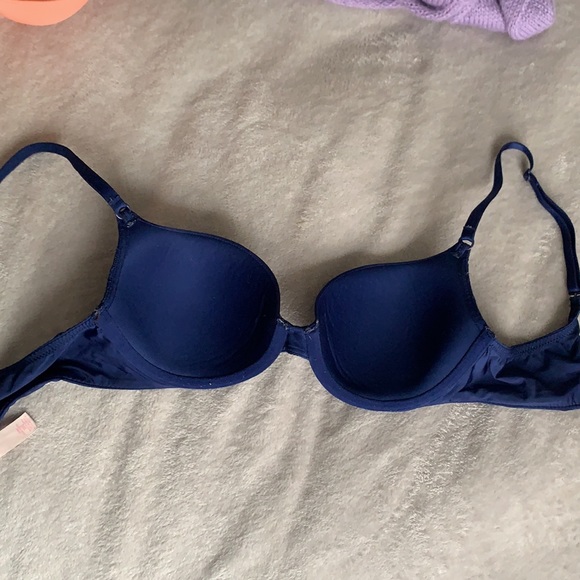 Victoria’s Secret T-Shirt Bra - Picture 3 of 5